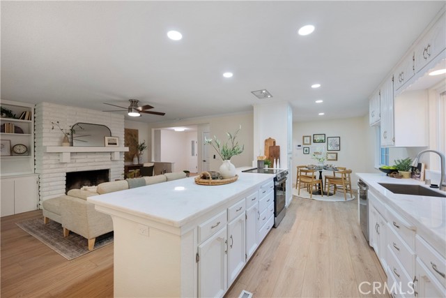 6330 N Wilson Avenue, Fresno CA: https://media.crmls.org/medias/fecaca73-090e-439a-b59c-5e267fca434a.jpg