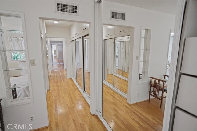 Detail Gallery Image 18 of 22 For 1548 Riverside #G,  Glendale,  CA 91201 - 2 Beds | 2 Baths