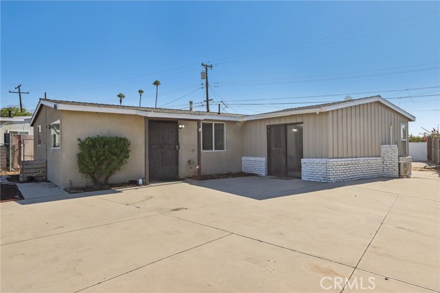Detail Gallery Image 2 of 33 For 456 N Begonia Ave, Ontario,  CA 91762 - 3 Beds | 2 Baths
