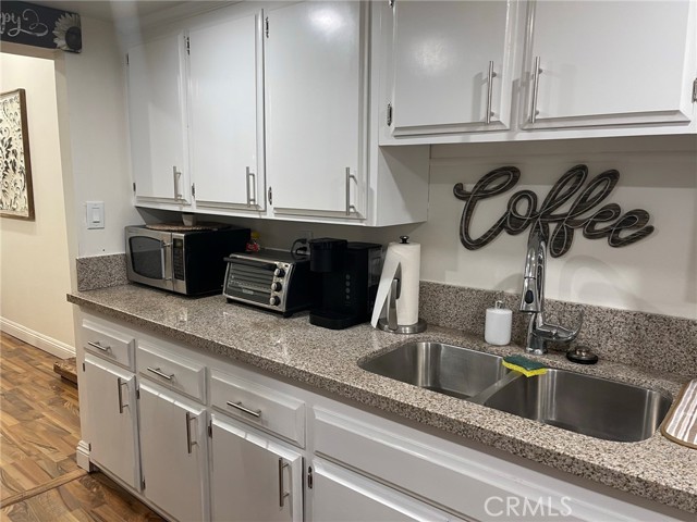 Detail Gallery Image 11 of 25 For 40172 Highland Rd., Big Bear Lake,  CA 92315 - 2 Beds | 1 Baths