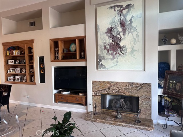 Detail Gallery Image 7 of 21 For 735 Rembrandt Cir, Corona,  CA 92882 - 4 Beds | 2 Baths