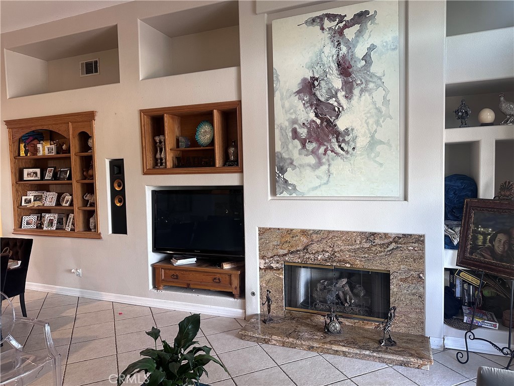 MLS #OC25252896 image #6