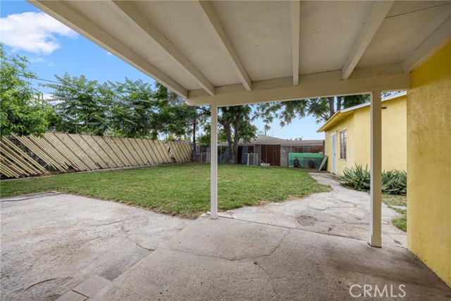 25347 Union Street, San Bernardino CA: https://media.crmls.org/medias/fecd7994-4966-4c70-a082-677f0a66d210.jpg