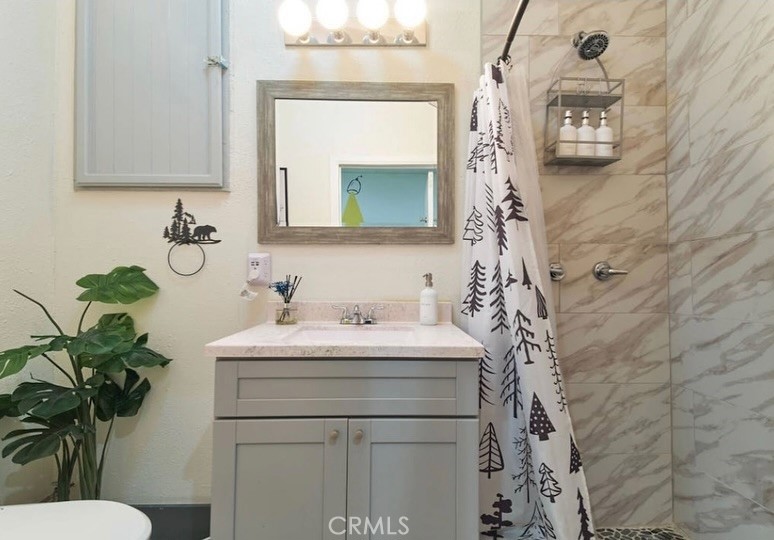 https://media.crmls.org/medias/feced650-549f-44ef-a4f5-5ad767cb5a37.jpg?preset=X-Large