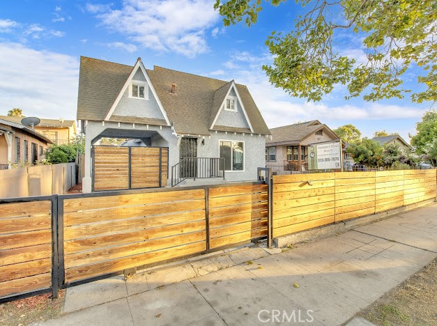 1438 W 69th Street