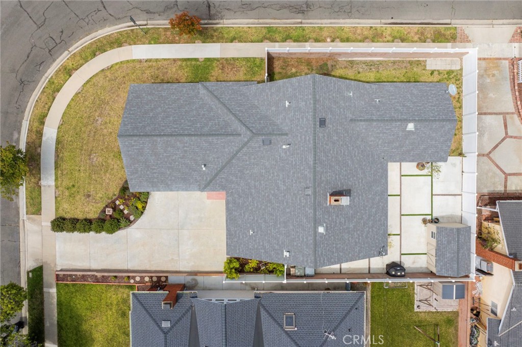 https://media.crmls.org/medias/fecf9dba-b773-4fe7-b4ab-fe7dcbe5ebd2.jpg?preset=X-Large