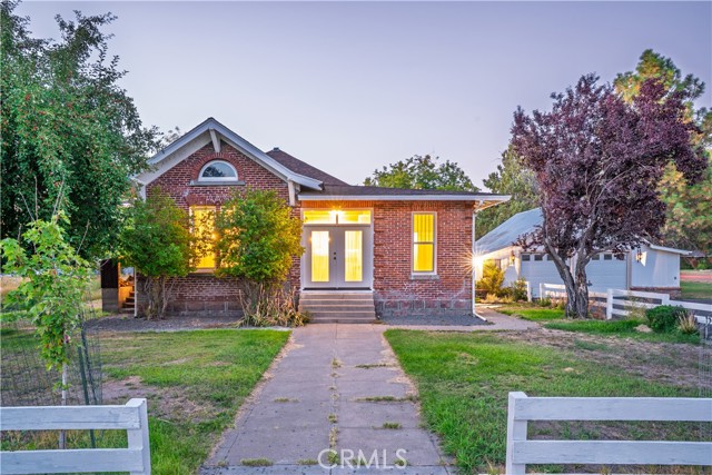 206 E Mcdowell Avenue, Alturas CA: https://media.crmls.org/medias/fecfea0c-69fa-48e7-98ac-3aa4bf8a7fee.jpg