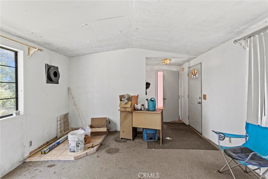 https://media.crmls.org/medias/fed01512-a196-4847-9cc7-91bc146ec69f.jpg?preset=X-Large