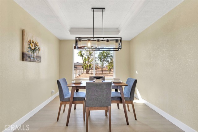 15130 Flathead Road, Apple Valley CA: https://media.crmls.org/medias/fed0c547-8c5b-4a4a-af12-3d1e45bb7e33.jpg