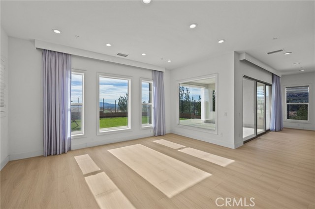 Detail Gallery Image 15 of 59 For 20638 W Deer Grass Ct Ct, Porter Ranch,  CA 91326 - 5 Beds | 5/1 Baths