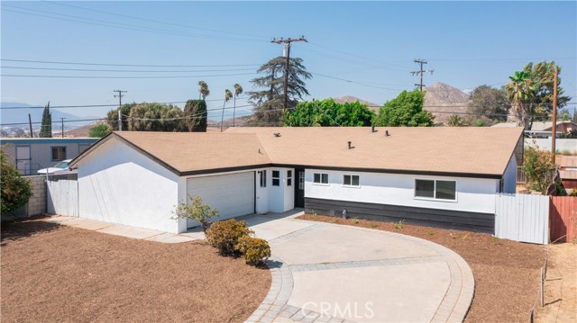 3377 Debbie Ln, Riverside, CA 92501