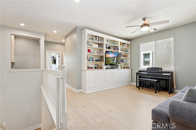 8047 E Hampshire Road, Orange CA: https://media.crmls.org/medias/fed40139-8484-4606-8b6e-a093bddaa954.jpg