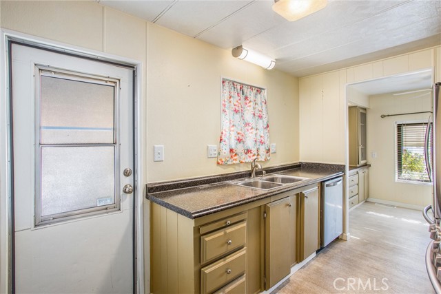 Detail Gallery Image 10 of 27 For 240 San Carlos Dr, Hemet,  CA 92543 - 2 Beds | 1 Baths