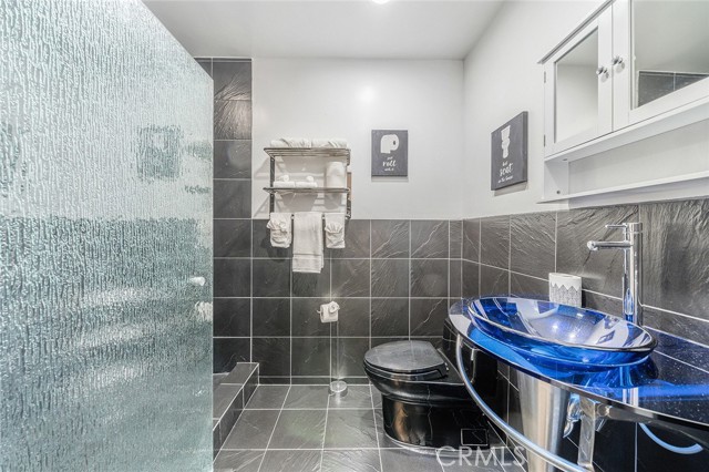 Detail Gallery Image 12 of 15 For 22349 Vanowen, Canoga Park,  CA 91303 - 3 Beds | 2 Baths