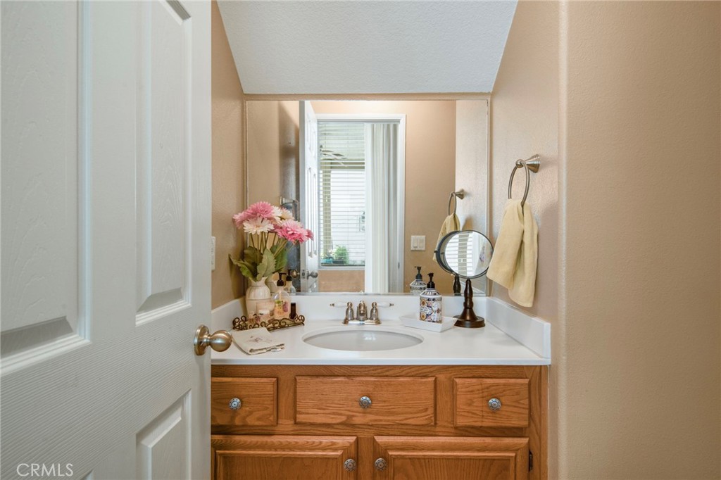https://media.crmls.org/medias/fed513e6-5085-4097-801e-d98ca9cf6888.jpg?preset=X-Large