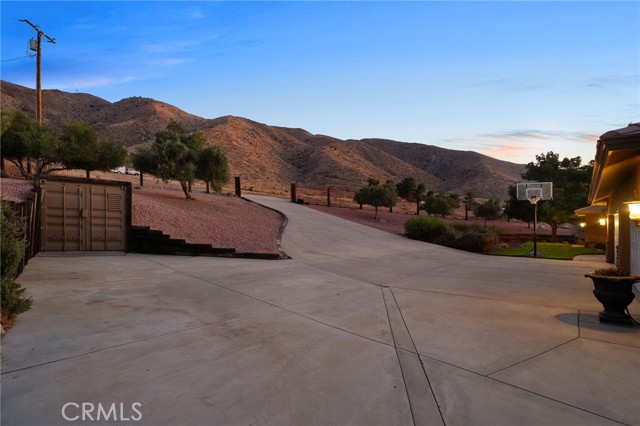 Detail Gallery Image 13 of 74 For 22428 Valley View Rd, Apple Valley,  CA 92308 - 6 Beds | 4/1 Baths