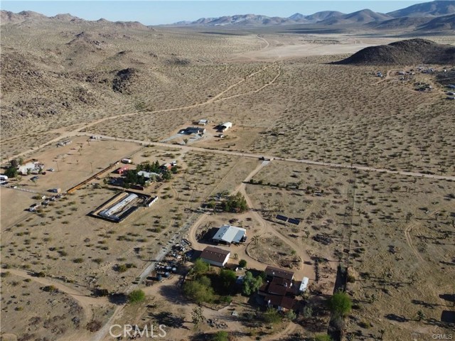 Detail Gallery Image 2 of 11 For 2 Fairview Valley Rd, Apple Valley,  CA 92307 - – Beds | – Baths