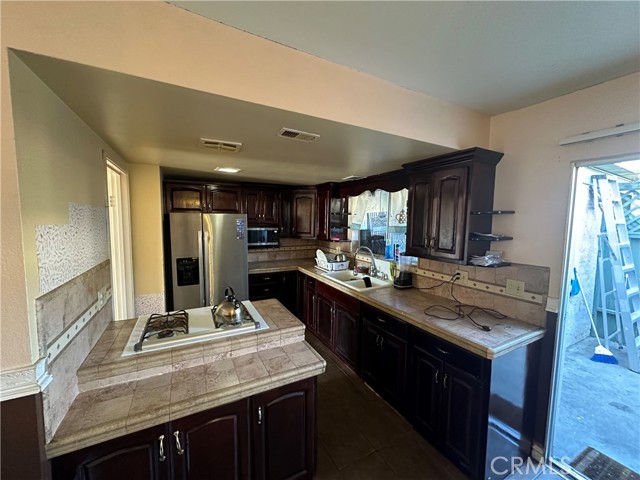 Detail Gallery Image 14 of 64 For 3600 Mountain Ave 12f,  San Bernardino,  CA 92404 - 2 Beds | 1/1 Baths