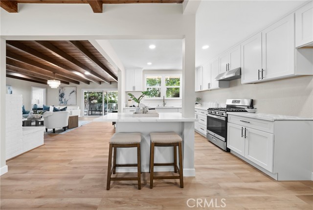 552 E Mountain View Avenue, Glendora CA: https://media.crmls.org/medias/fed8f0ce-03e8-485a-9f29-da2b149891ed.jpg