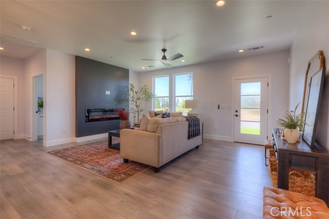 Detail Gallery Image 5 of 45 For 1689 Lindholm Ln, Paradise,  CA 95969 - 3 Beds | 2 Baths