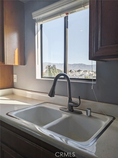 Detail Gallery Image 7 of 30 For 11162 Camarillo St #404,  –,  CA 91602 - 2 Beds | 2 Baths