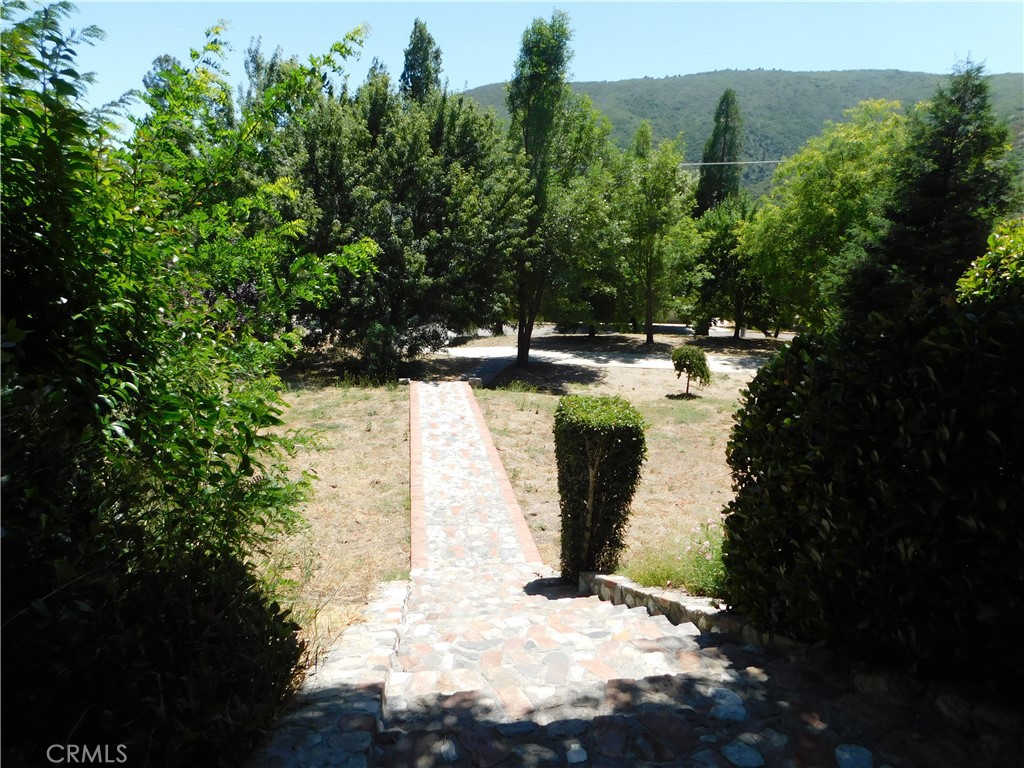 https://media.crmls.org/medias/fed9d4e2-7027-4806-b09d-0fde4c09850e.jpg?preset=X-Large