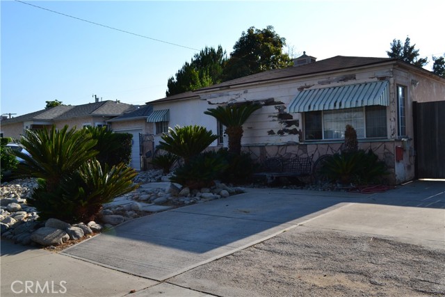 2121 N Pass Avenue, Burbank CA: https://media.crmls.org/medias/fed9db95-70ee-4b2f-9406-a401bb3b4f67.jpg