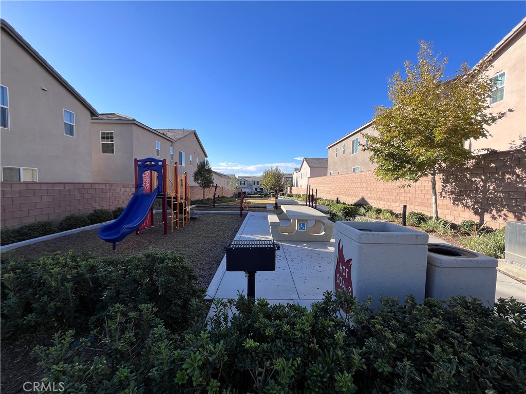 MLS #OC25231719 image #30