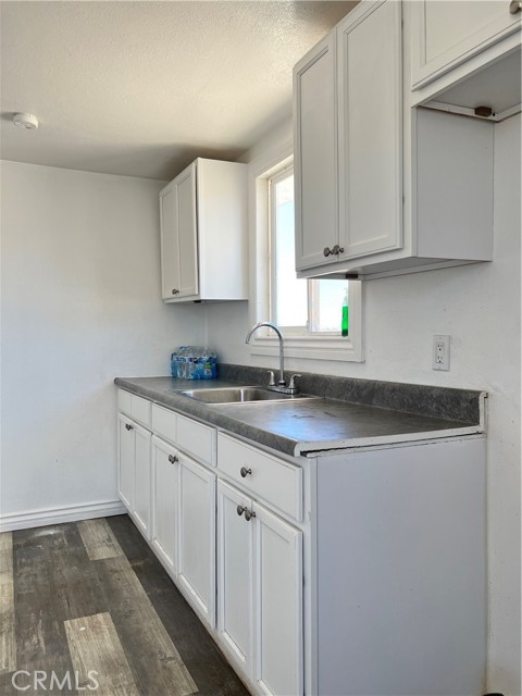 Detail Gallery Image 5 of 16 For 86611 Amboy Rd, Twentynine Palms,  CA 92277 - 2 Beds | 1 Baths