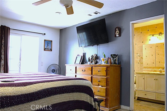 Detail Gallery Image 11 of 21 For 1459 W James St, Rialto,  CA 92316 - 4 Beds | 2 Baths