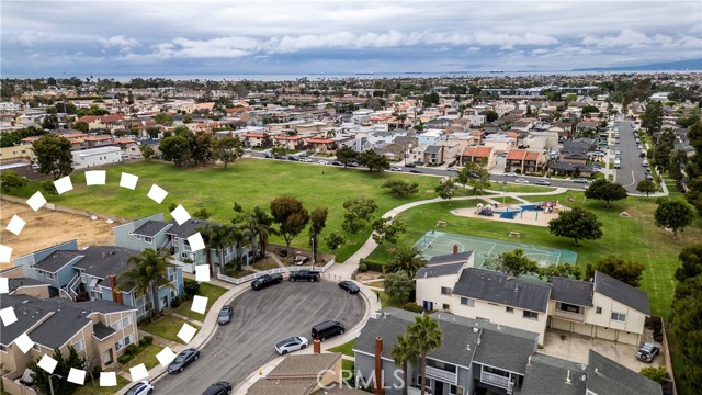 Detail Gallery Image 9 of 12 For 4822 Neely Cir, Huntington Beach,  CA 92649 - – Beds | – Baths