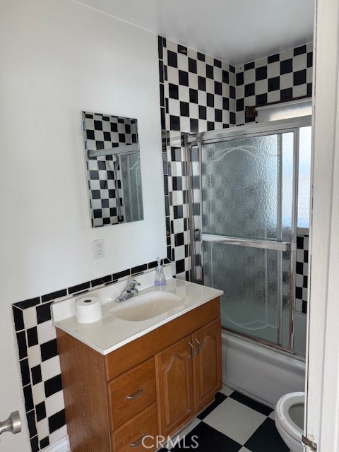 Detail Gallery Image 9 of 26 For 2208 W Olympic Bld, Montebello,  CA 90640 - 2 Beds | 1 Baths