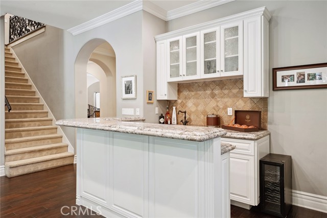 23115 Erwin Street, Woodland Hills CA: https://media.crmls.org/medias/fedc6382-23e9-431f-b767-7bcb5864542d.jpg