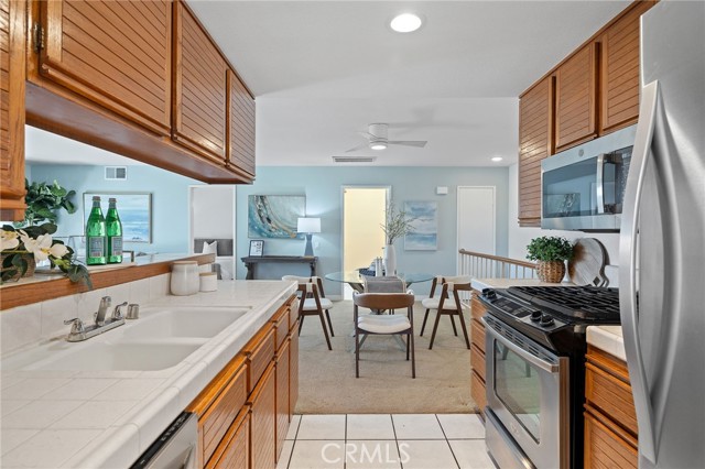 Detail Gallery Image 18 of 36 For 25224 Birch Grove Ln #3,  Lake Forest,  CA 92630 - 2 Beds | 2 Baths