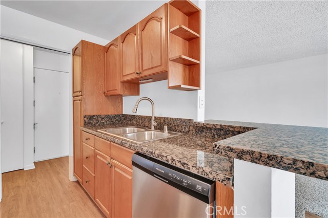 8635 Falmouth Avenue, Playa del Rey CA: https://media.crmls.org/medias/fedcd560-1c2b-46b2-8ea1-5c10fb05a5d7.jpg