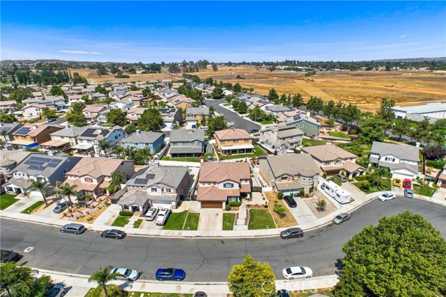 31 Newburn Court, Beaumont CA: https://media.crmls.org/medias/fedce691-4971-4807-a4bb-ca6176f77e7a.jpg