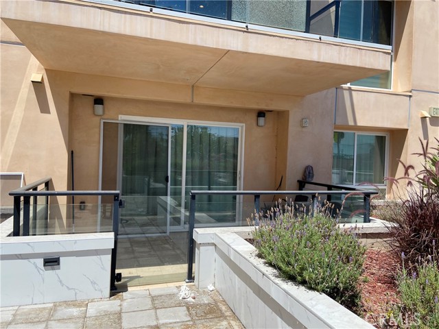 1598 Long Beach Boulevard # 209, Long Beach, California 90813, 2 Bedrooms Bedrooms, ,3 BathroomsBathrooms,Residential Lease,For Rent,1598 Long Beach Boulevard # 209,CRWS24238650