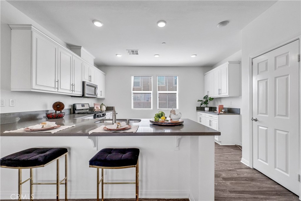 MLS #OC25151215 img 10