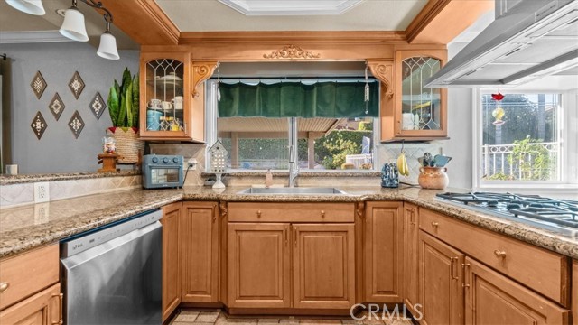 Detail Gallery Image 16 of 46 For 1931 Eloise Way, Upland,  CA 91784 - 4 Beds | 2 Baths