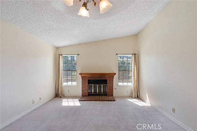4740 Brookhill Ter, Jurupa Valley CA: https://media.crmls.org/medias/fedeb4ac-7e5b-4aa5-aa49-798b6040aa3f.jpg