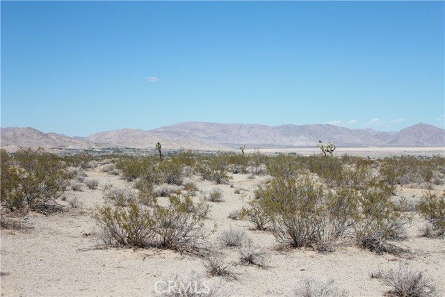 769 Meridian Road, Lucerne Valley CA: https://media.crmls.org/medias/fedef2ee-fef7-4e79-8b20-cbf6ecc9a16f.jpg