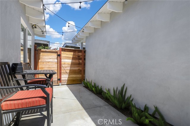 2704 Gates Avenue, Redondo Beach, California 90278, ,Residential Income,Sold,Gates,SB22164603