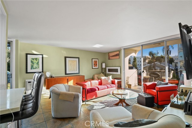 Detail Gallery Image 10 of 30 For 2101 E 2nd St #305,  Long Beach,  CA 90803 - 2 Beds | 2 Baths