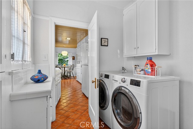 Detail Gallery Image 17 of 54 For 115 Annandale Rd, Pasadena,  CA 91105 - 4 Beds | 3 Baths