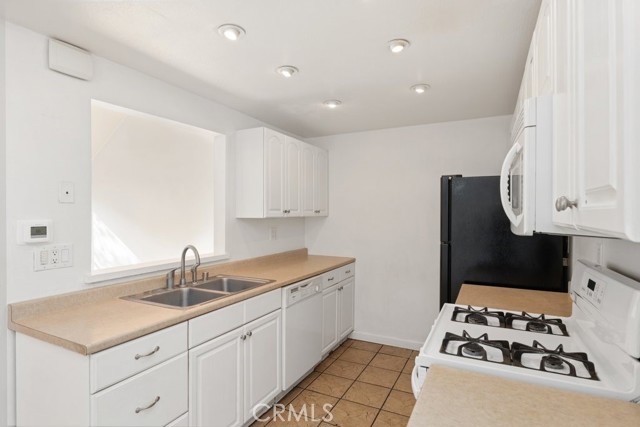 Detail Gallery Image 14 of 33 For 3328 Pasadena Ave, Long Beach,  CA 90807 - 2 Beds | 1/1 Baths