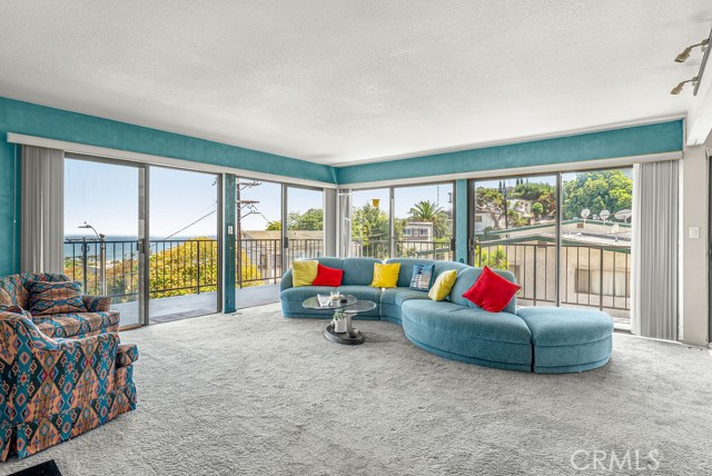 711 W 33rd Street, San Pedro CA: https://media.crmls.org/medias/fee1ff9d-56ff-4aa5-bff8-2f3f1065bcad.jpg