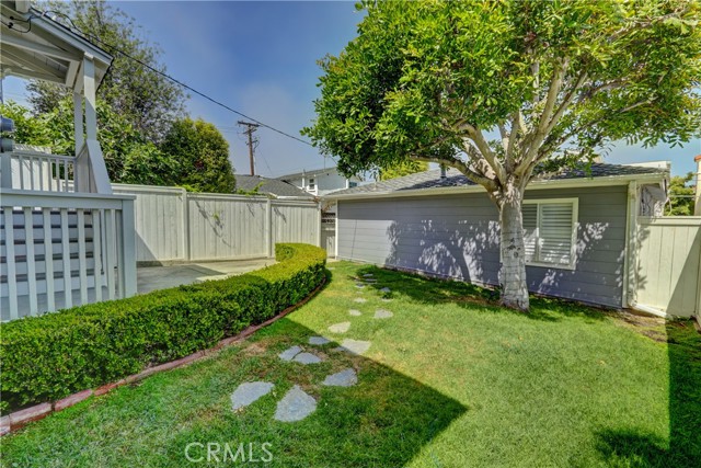 Detail Gallery Image 20 of 28 For 425 1/2 Dahlia Ave, Corona Del Mar,  CA 92625 - 2 Beds | 2 Baths