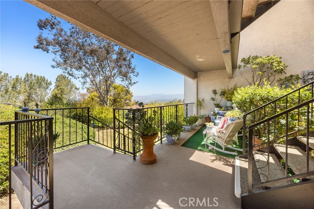4007 Calle Sonora Oeste, Laguna Woods CA: https://media.crmls.org/medias/fee31188-163c-4161-8ec8-10e8d5b8683c.jpg