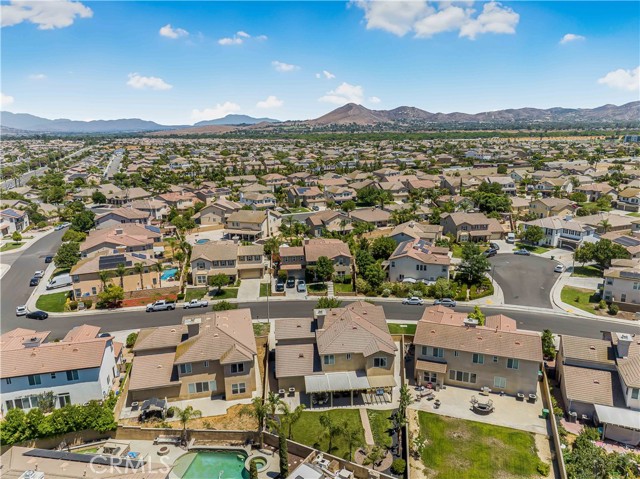 12820 Excalibur Drive, Eastvale CA: https://media.crmls.org/medias/fee4114c-05d6-4aa8-8d94-e88766a77bc6.jpg