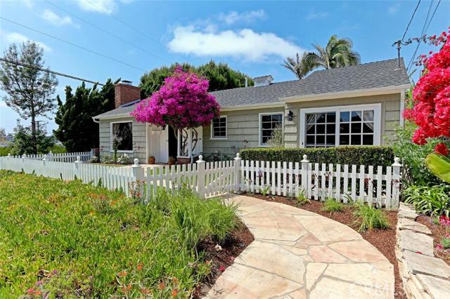 601 24th Place, Hermosa Beach, California 90254, 4 Bedrooms Bedrooms, ,2 BathroomsBathrooms,Residential,Sold,24th,SB16107340